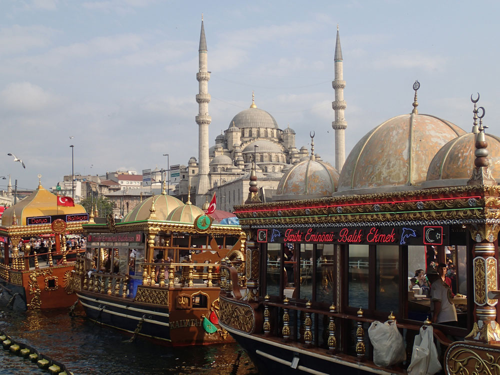 New Mosque and Fish Boat Restaurants