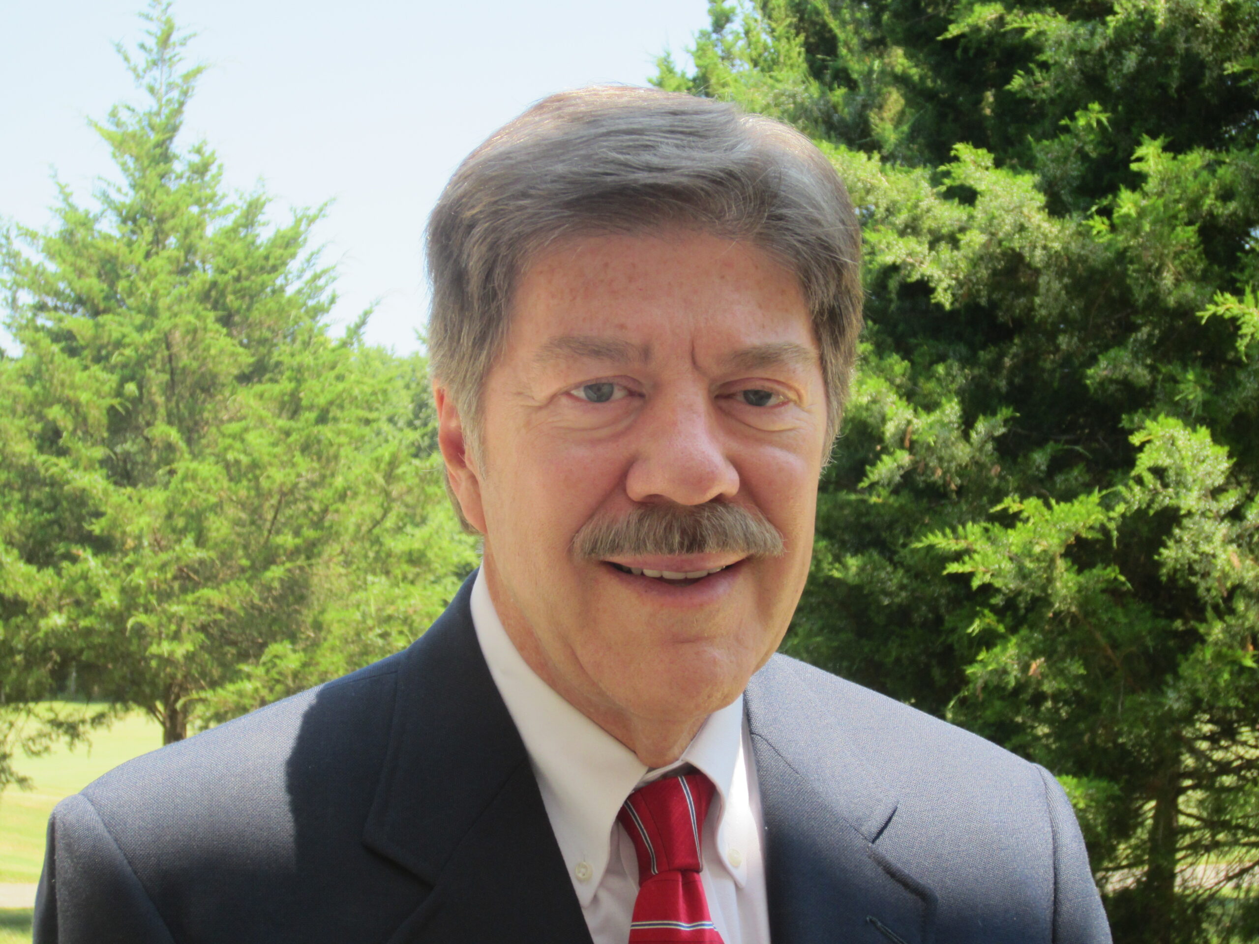 Headshot of Bob Larson